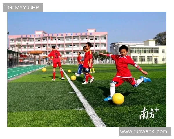 足球明星线下踢球精彩瞬间视频分享让你感受真实赛场魅力